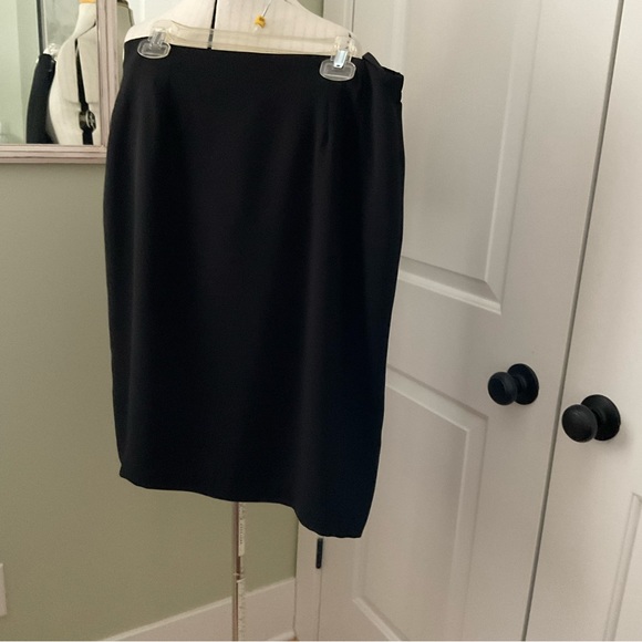 NYGARD COLLECTION, BLACK SKIRT, SIZE: 14 - Picture 2 of 10